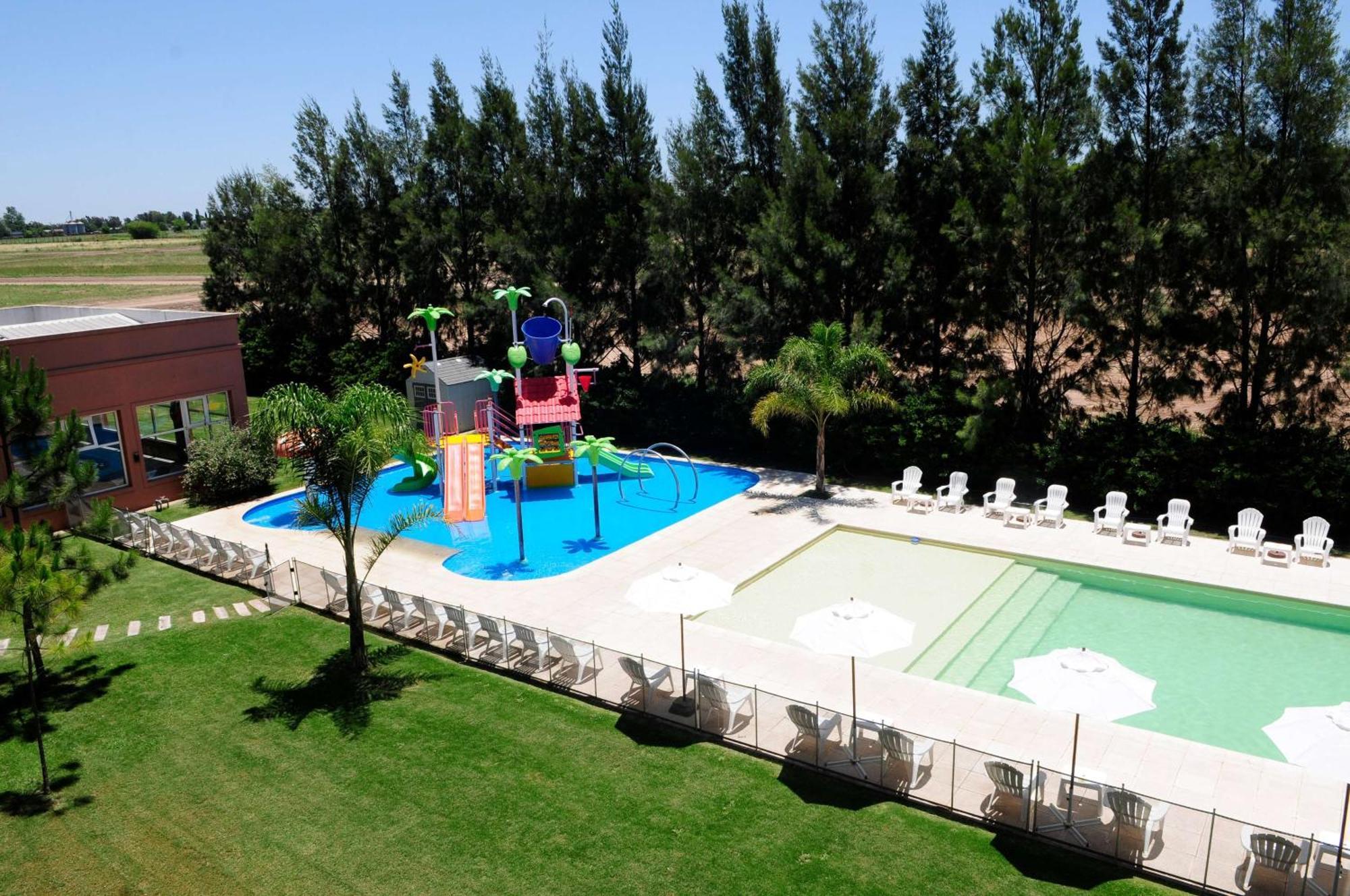 Howard Johnson Hotel & Resort Funes Exteriör bild
