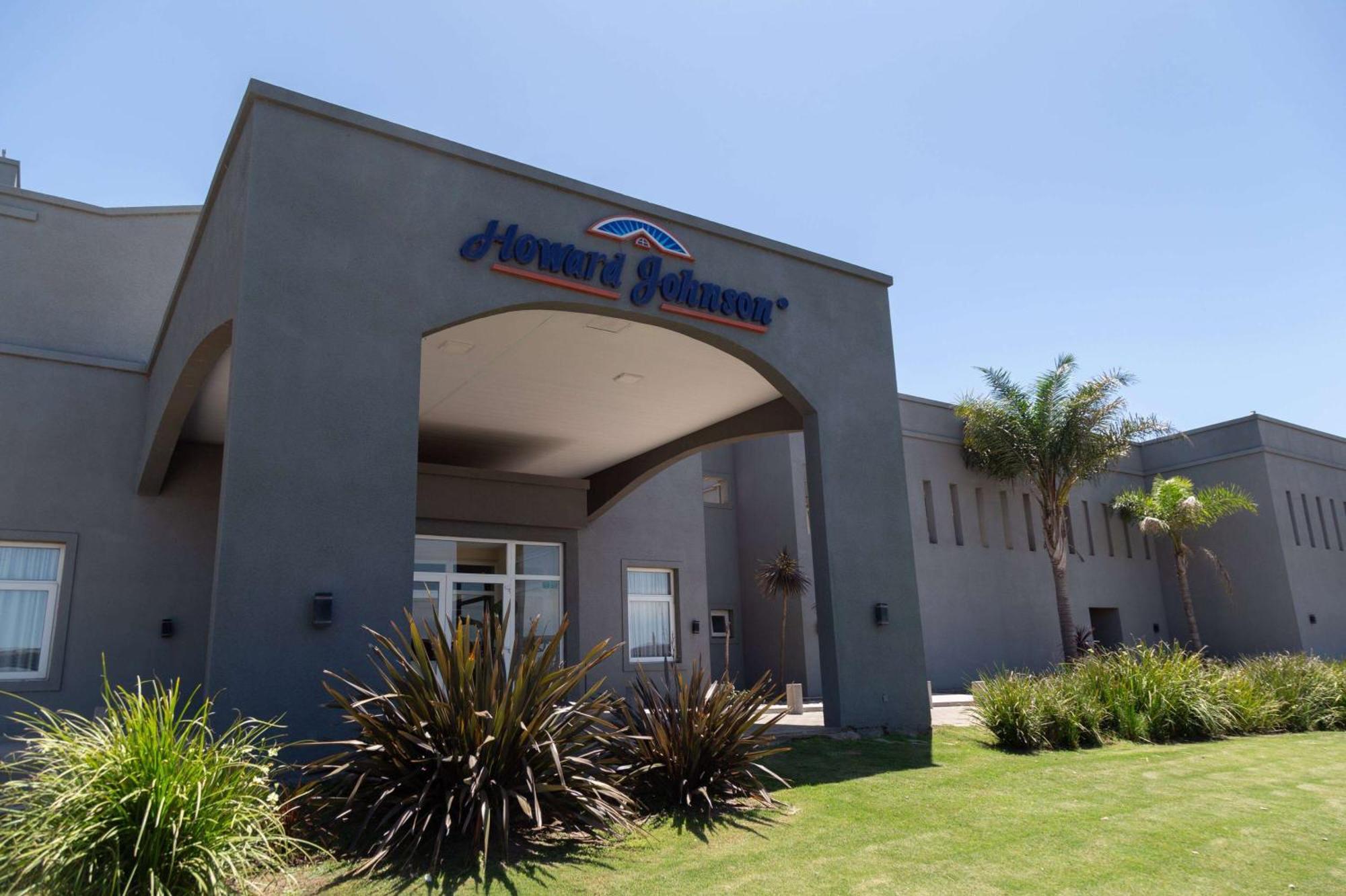 Howard Johnson Hotel & Resort Funes Exteriör bild