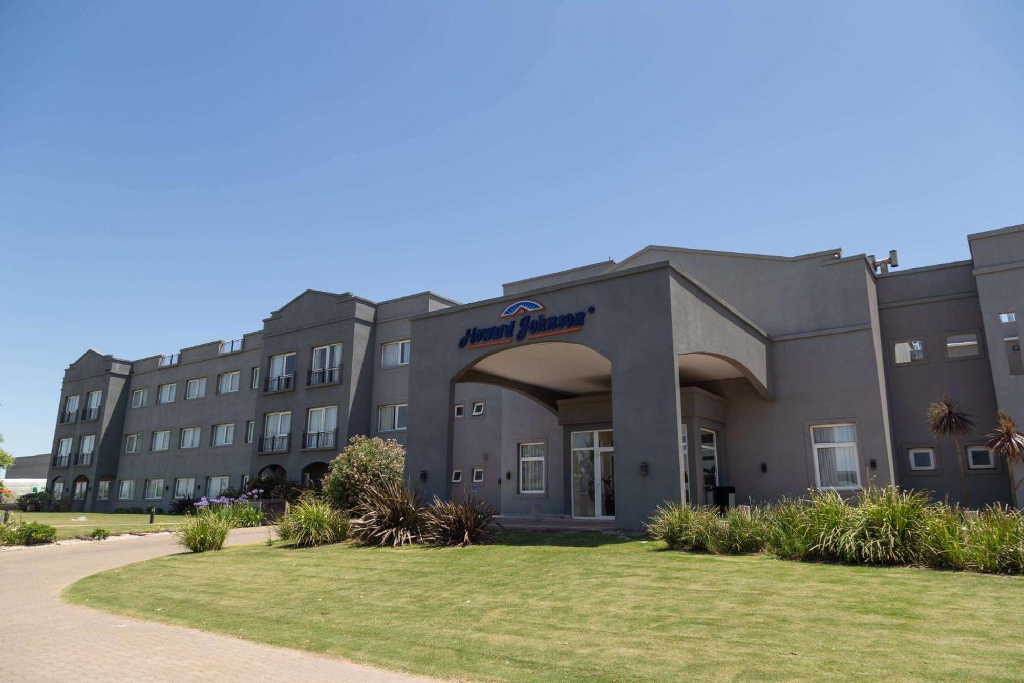 Howard Johnson Hotel & Resort Funes Exteriör bild