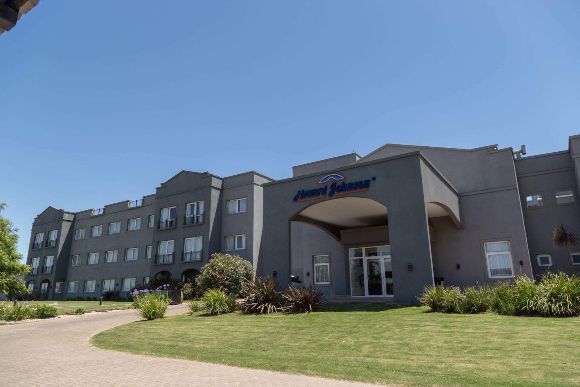 Howard Johnson Hotel & Resort Funes Exteriör bild